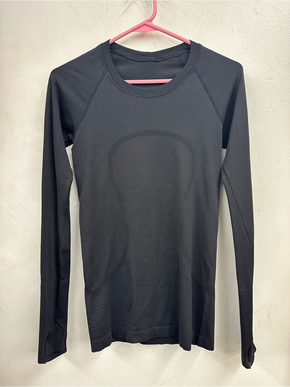Lululemon swiftly tech Women's Performance Top - Black size 4 long sleeve